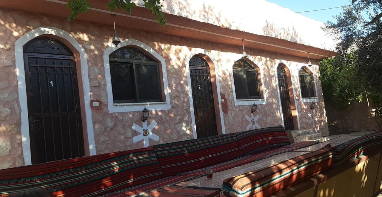 Guest House Attallah Вади Муса Экстерьер фото